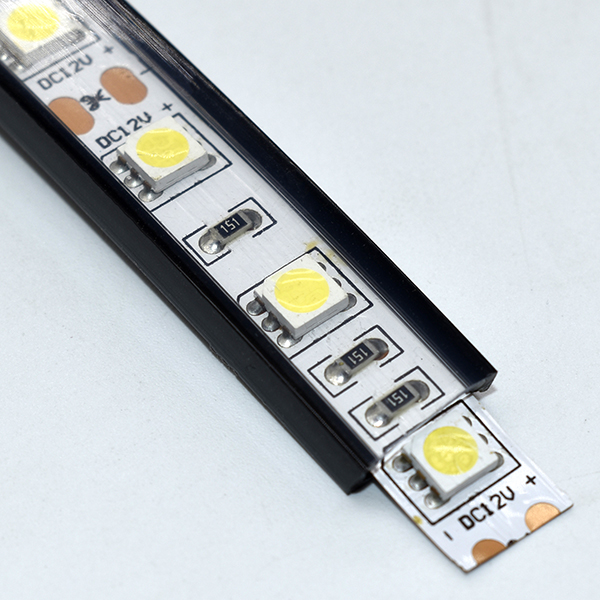 硅胶灯带跟PVC灯带对比有何不同？